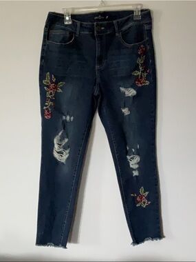 One 5 One jeans embroidered and distressed W 17.5 R10.5 I26